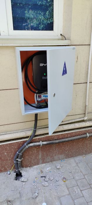 Установка зарядное устройство для Электромобилей.
7квт зарядка установ