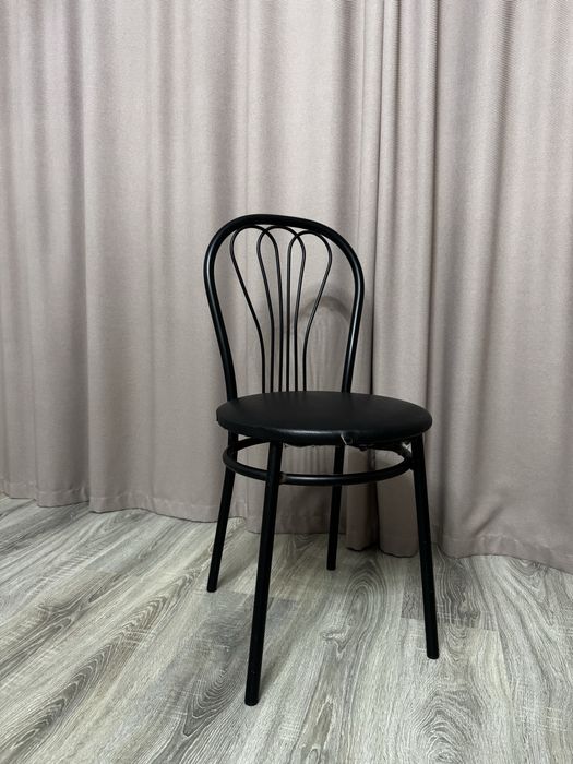 Куханные стулья,4 штуки