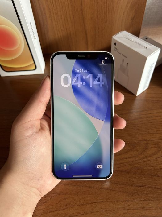 Iphone 12  белый