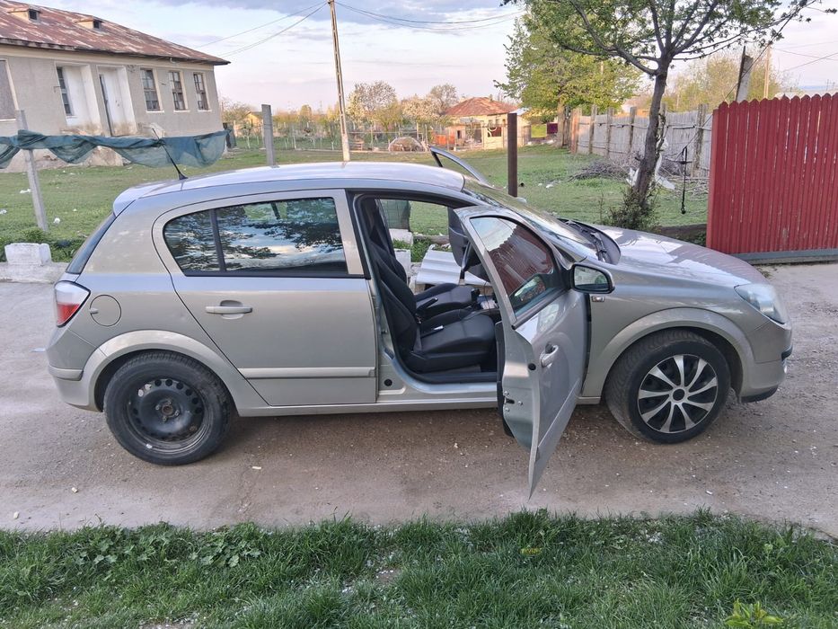 Vând sau schimb Opel Astra h 1.4 benzină  2006