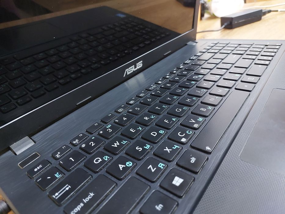 Asus noutbok xolati yaxshi keliwtirib beriladi