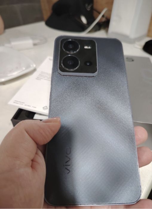 Телефон Vivo v25 256ГБ