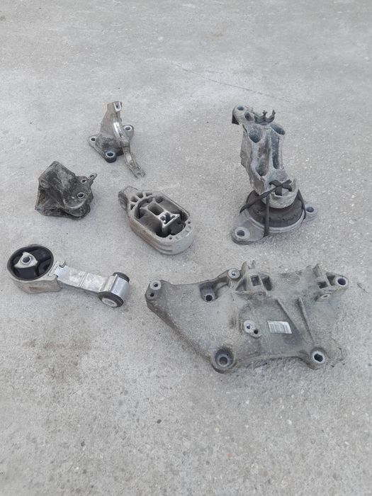 Suport Motor Alternator Compresor Cutie Renault Megane 3 Scenic 3 1.9