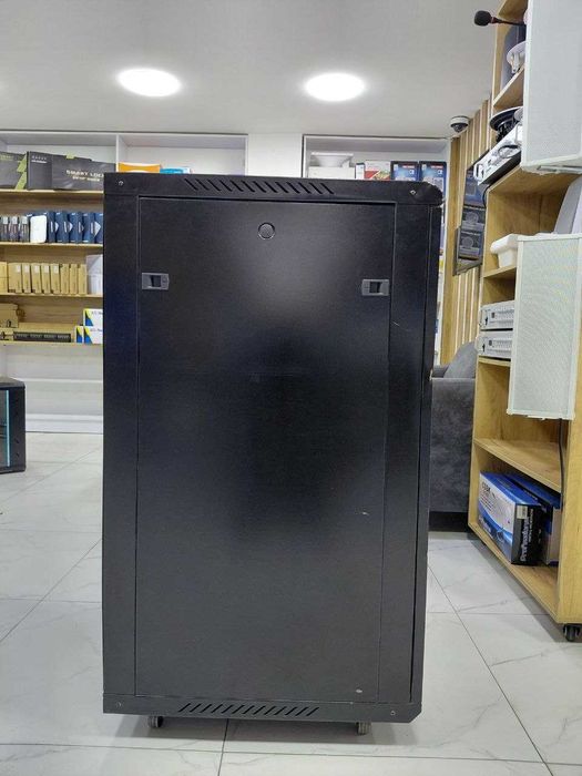 Телекоммуникационный шкаф 18U 600x600