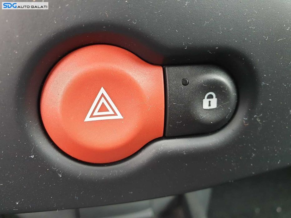 Buton Releu Avarie Avarii Blocare Deblocare Usi Portiere Renault Clio 3 2005 - 2014