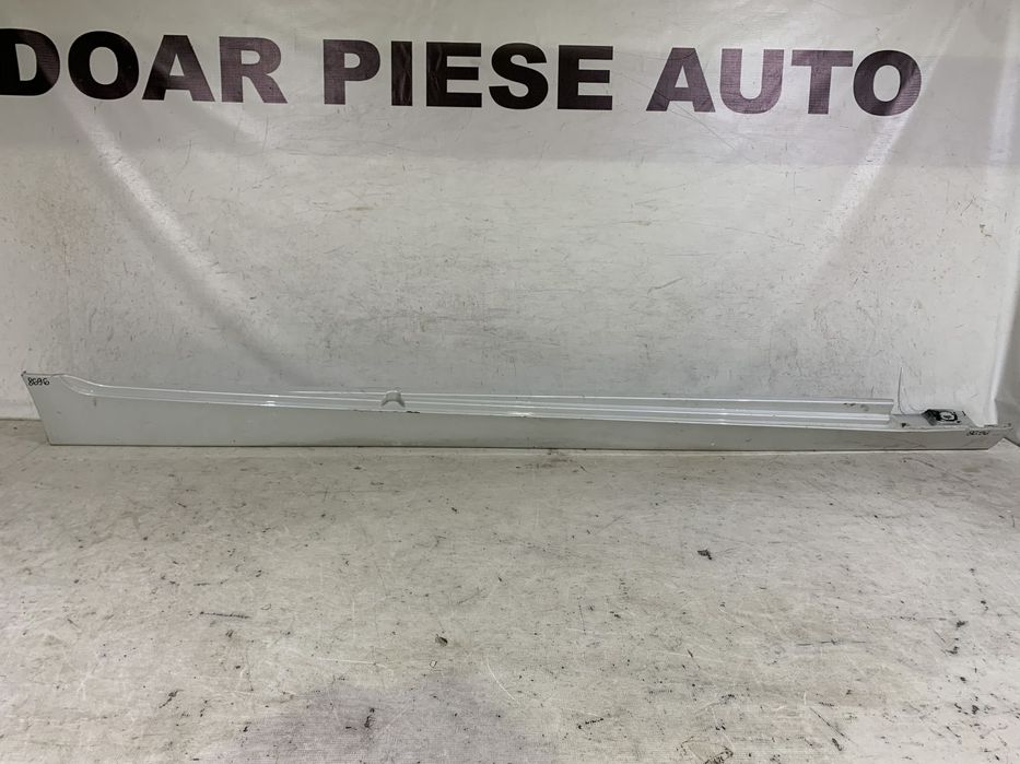 Prag dreapta BMW Seria 5, F10, F11, 2010, 2011, 2012, 2013, 2014, 2015, 2016, cod origine OE 51777184774.