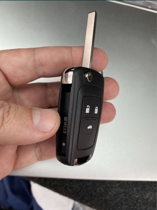 Carcasa cheie OPEL Insignia, Astra J cu 2 sau 3 butone tip briceag