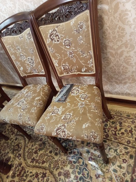 Стол стул сотилади