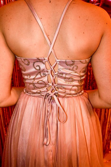 Vand rochita eleganta