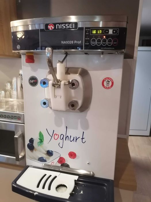 Професионална машина за мек сладолед и йогурт NISSEI 9328Prof