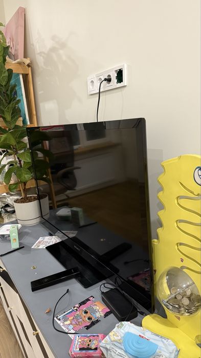 Телевизор Sony продам