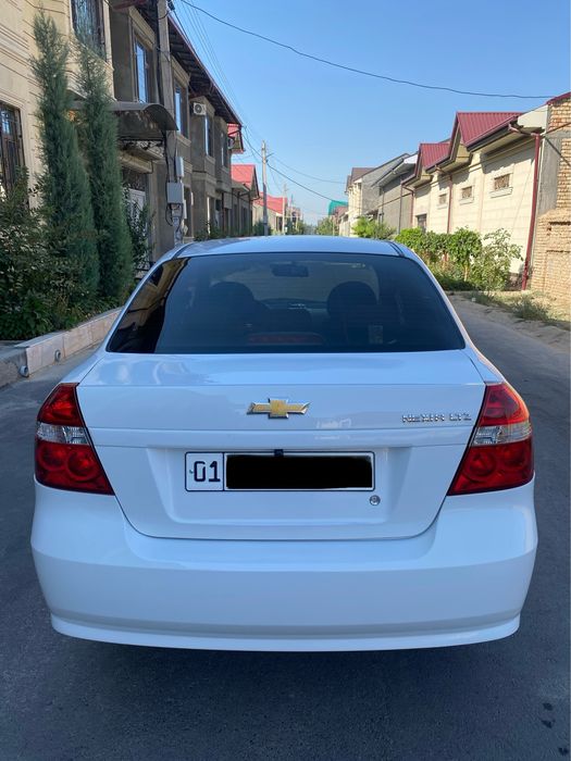 Nexia 3 avtomat sotiladi
