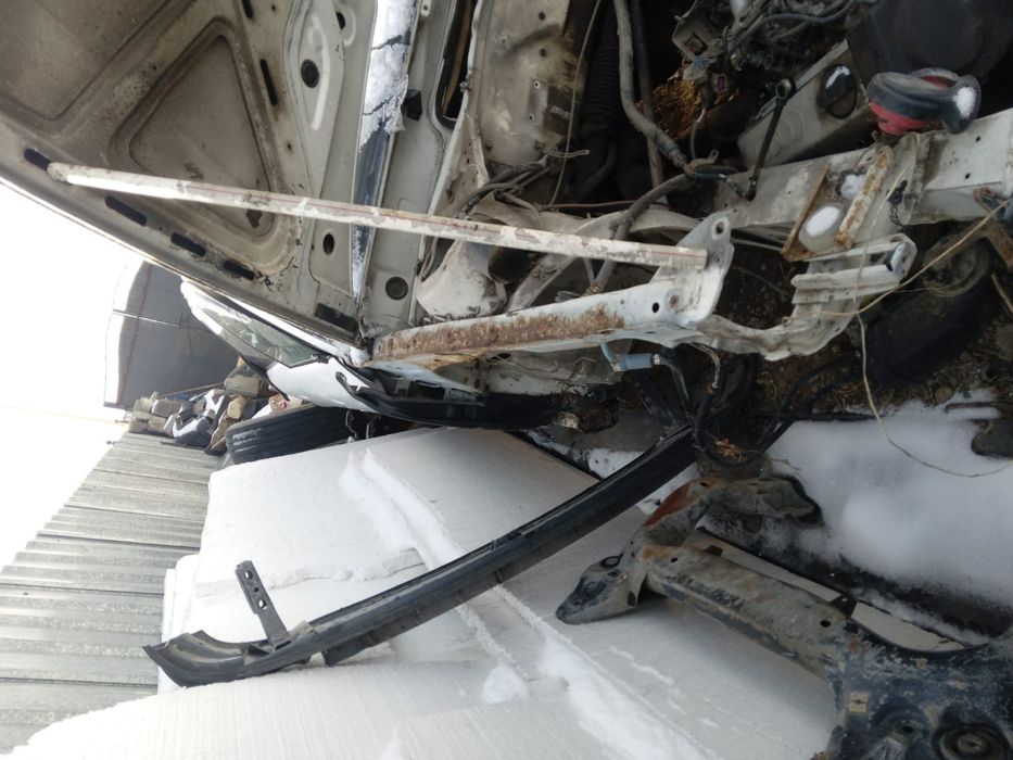 Продам Ауди 100 С4 по запчастям.