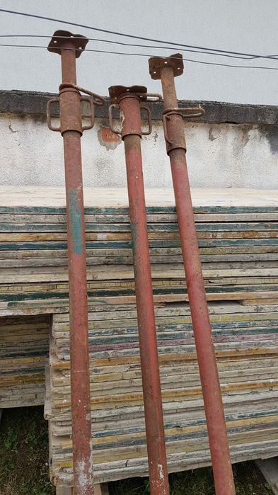 Vind popici  450popici si schela 470 metri parati mai mult