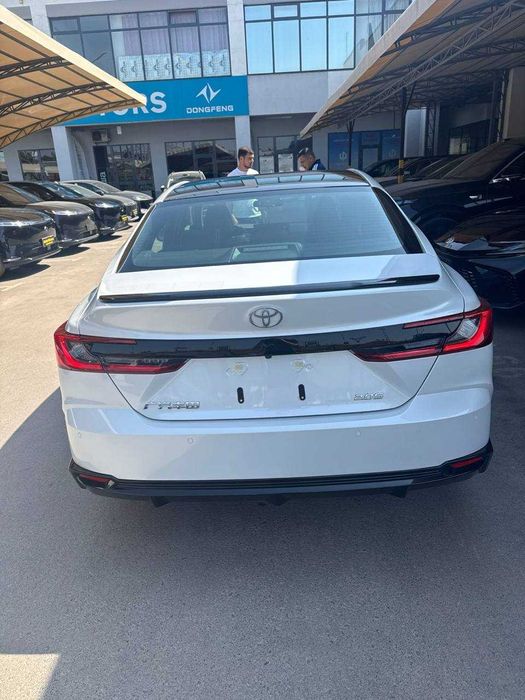 Toyota Camry 2025 — 6