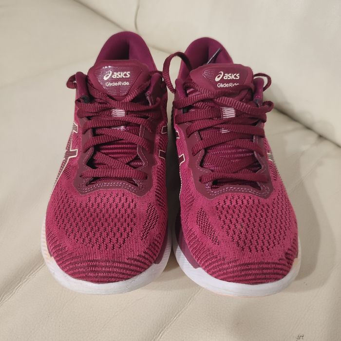 Asics Nr 39 GlideRide Nike brooks