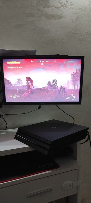 PlayStation 4 Pro  ( Ps4) 1Tb+ jocuri+ controller