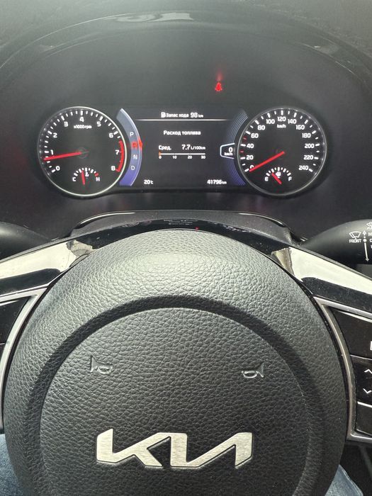 KIA seltos srochno sotiladi 2022 yil 2 pozisiya