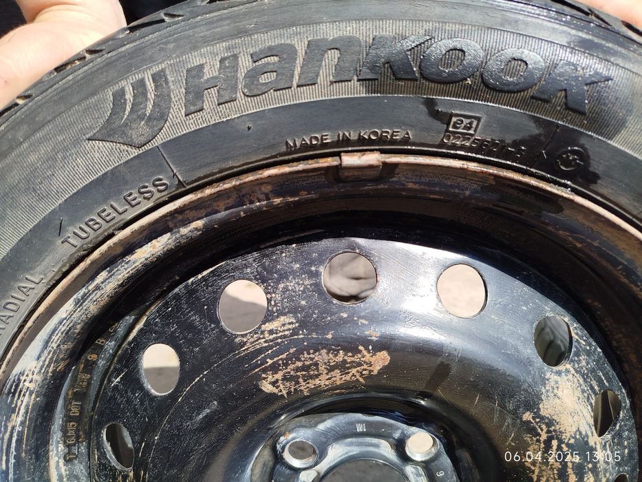 Продам резину  со штатными дисками