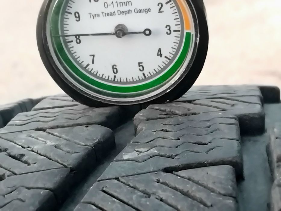 Бусови гуми 235 65 16 C Ц Мишелин Michelin 4 броя - нов внос. Не са нови! Посочената цена е за един брой гума. Без коментар на цената. 43 години опит