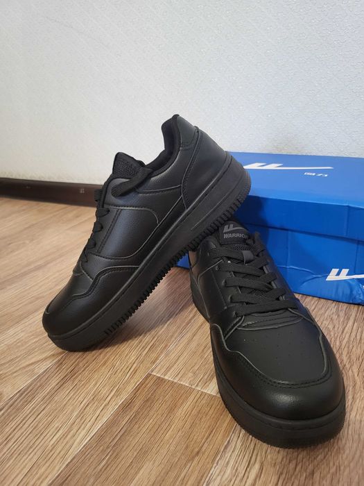 Продам чёрные кеды