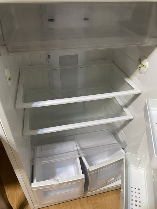 Холодильник Samsung