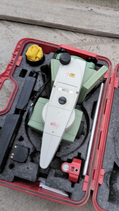 Срочно продаю электронный тахеометр ТС1205