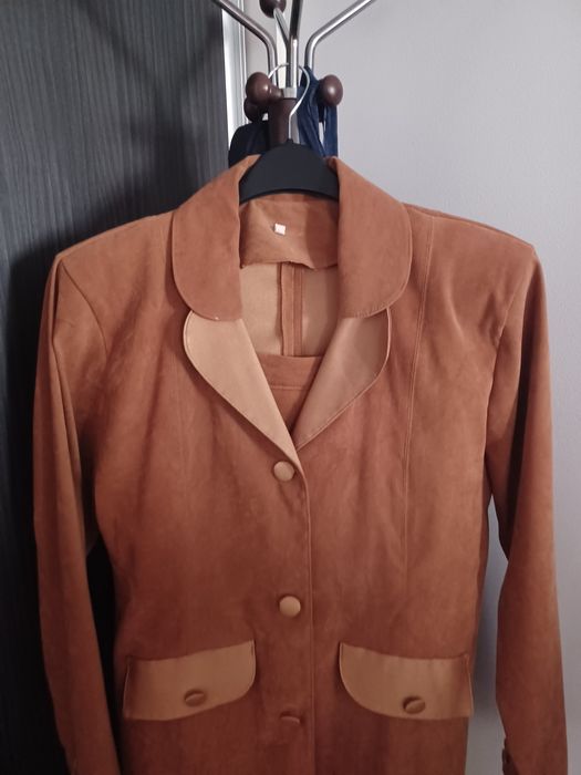 Costum  dama subtire