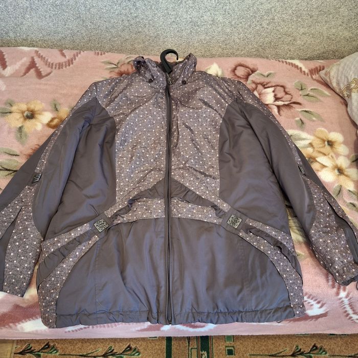 Продам женскую куртку