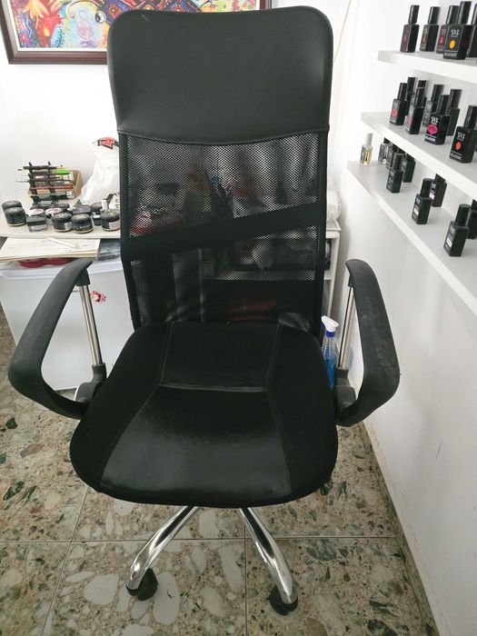 Спешно! Продавам Оборудване за салон.