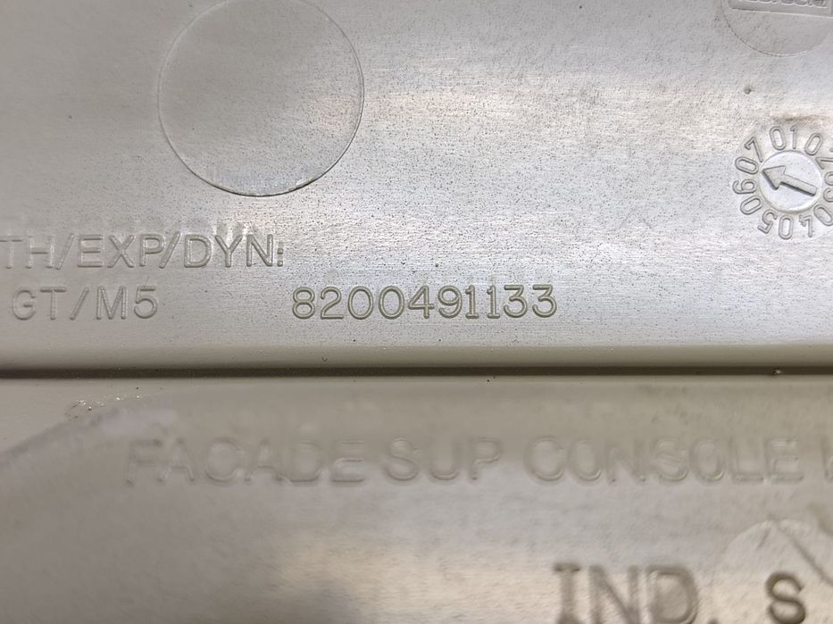 Ornament consola centrala 8200491133 Renault Megane 2 [2002 - 2006] 1