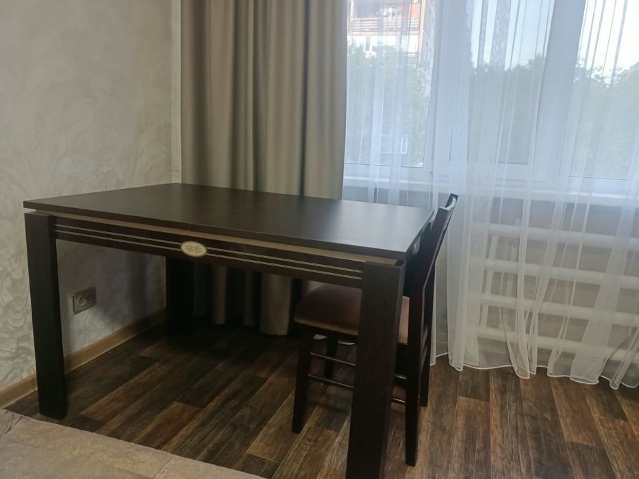 Продам стол раздвижной