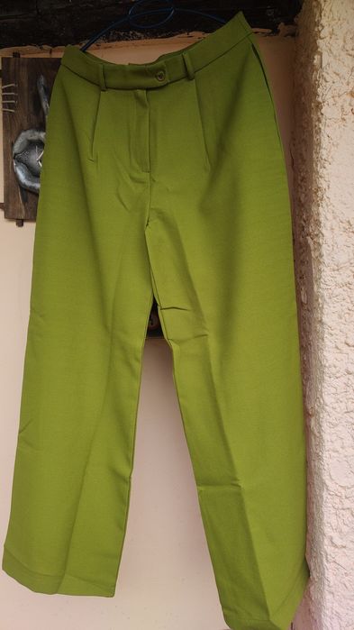 Pantaloni drepți