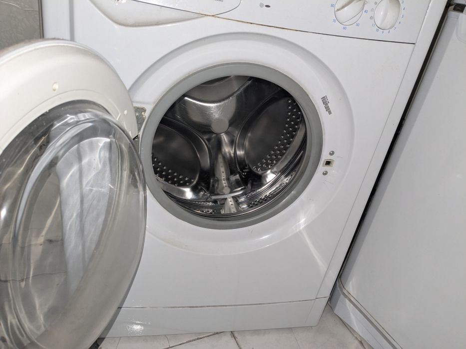 Срочно продам стиральную машину
