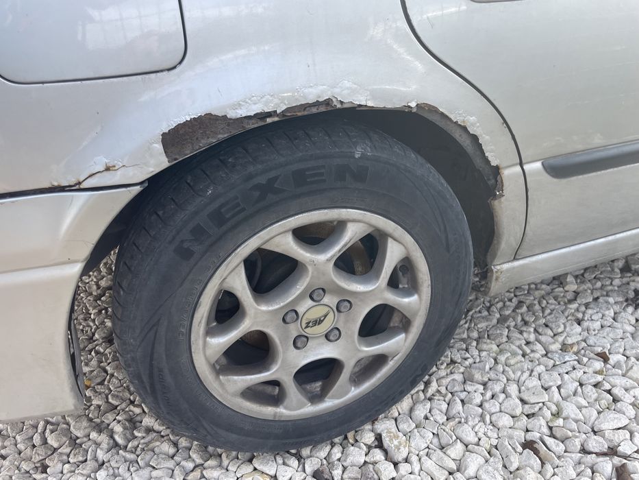 Subaru Legacy 2001 на части