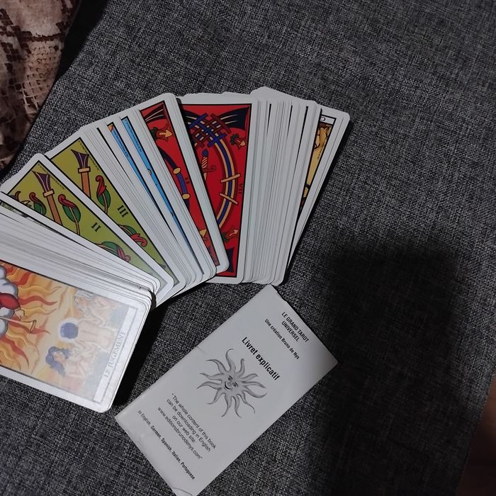 Голямото универсално Таро карти за гадаене