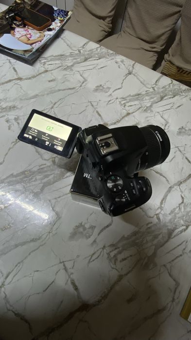 Canon 250D +50 мм