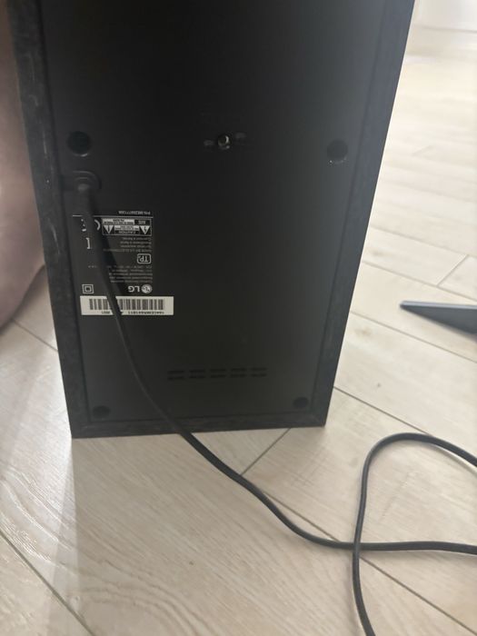Срочно продается саундбар LG SN4