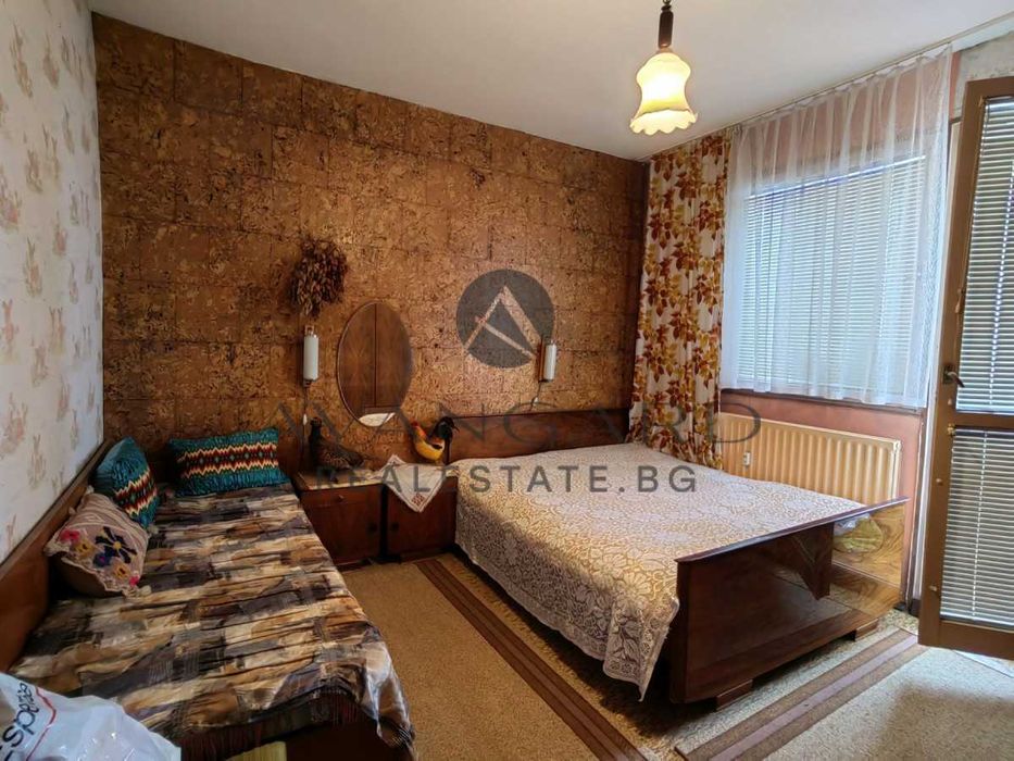 Продава се Тристаен апартамент в Пловдив, Кършияка - 115 кв.м за 1174 €/кв.м - Снимка #2