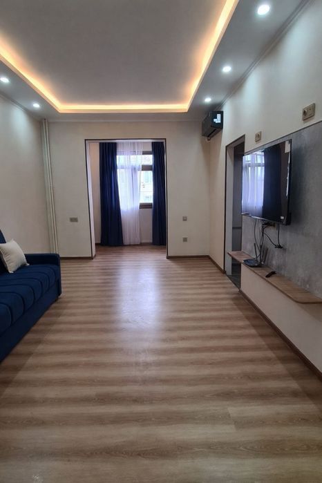 Продаётся 2/4/5 на м-в Ялангач ( институт культуры)