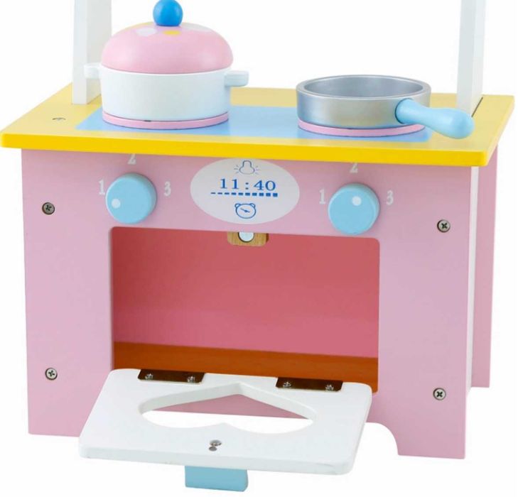 Дървена детска фурна с котлон и посуда за дървена кухня