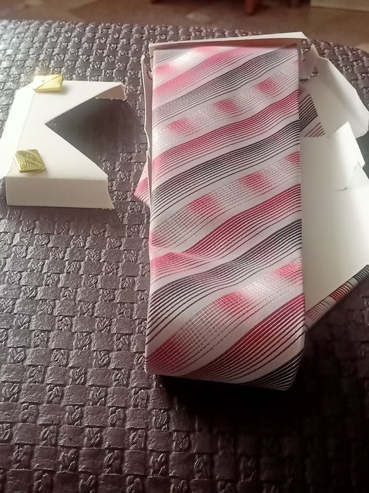 Галстук с запонками новый