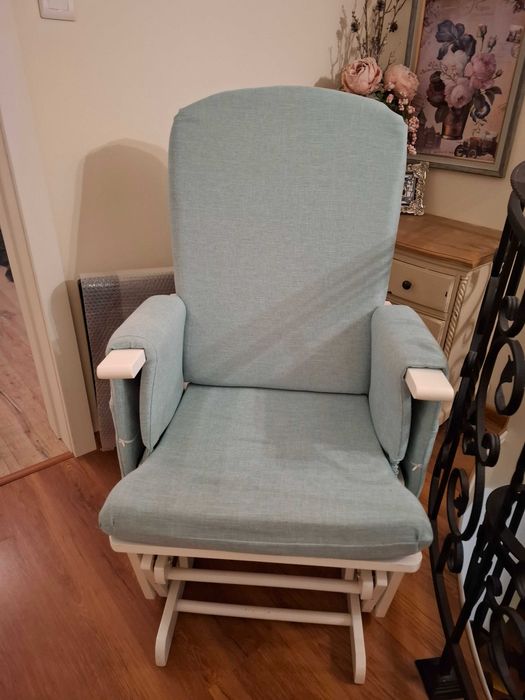 Люлеещ стол и табуретка