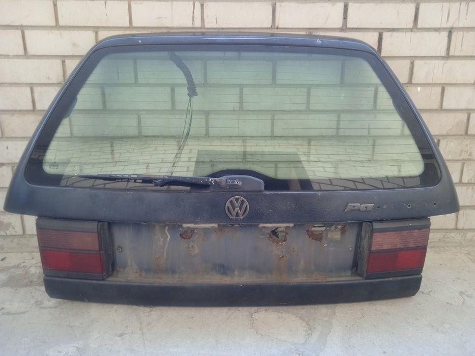 Крышка багажника Passat B3