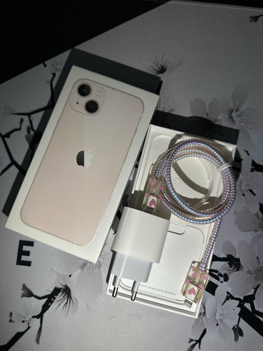 Продам iPhone 13