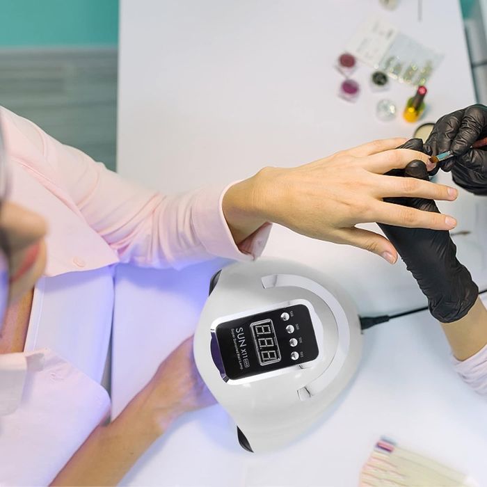 LED лампа за маникюр