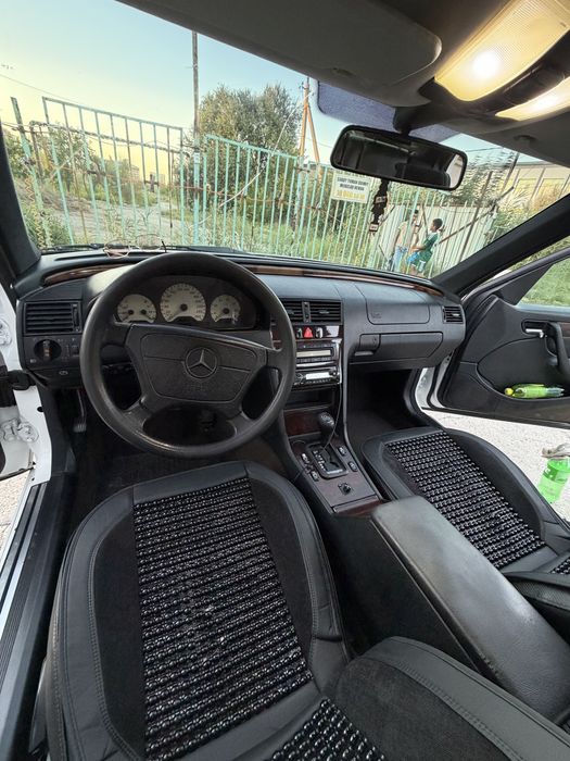 Srochno! Mercedes Benz W202 C320
