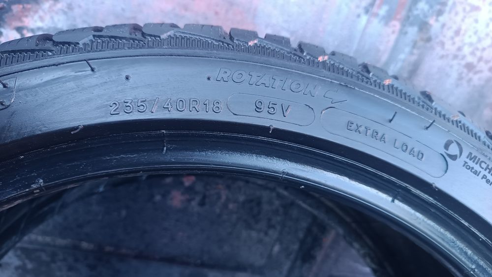 235/40/18 Michelin