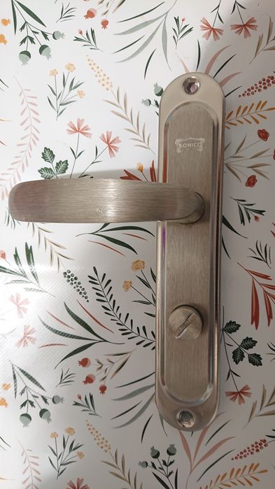 Сервизна дръжка за врата Sonico - 90мм - сребърна