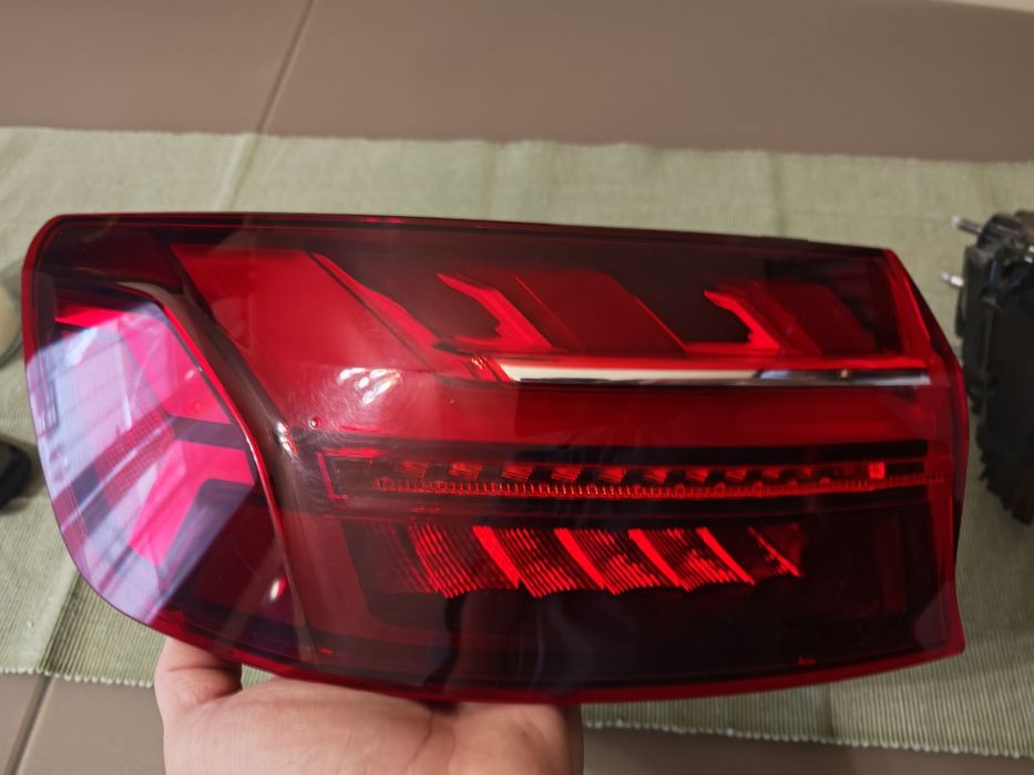 Lampa stanga spate Audi